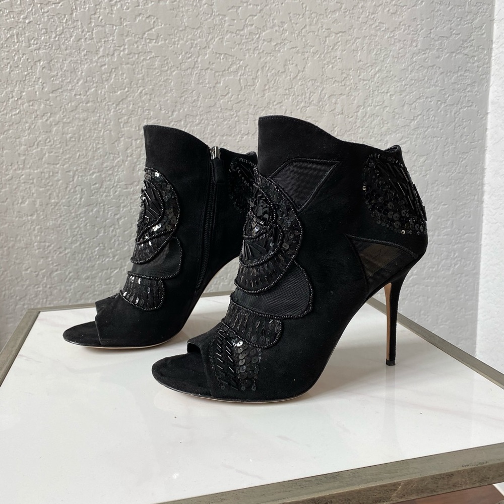 IMAGINE BY VINCE CAMUTO RARE OPEN TOE BOOTIE